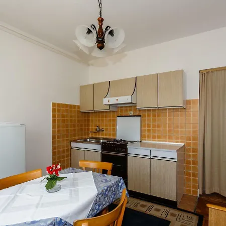 Apartmani Jelica Krk Town Exterior foto