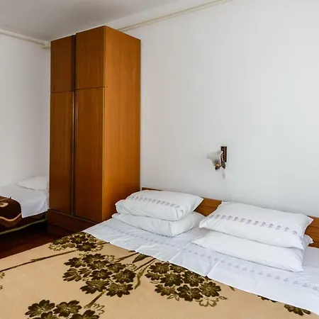 Apartmani Jelica Krk Town Exterior foto