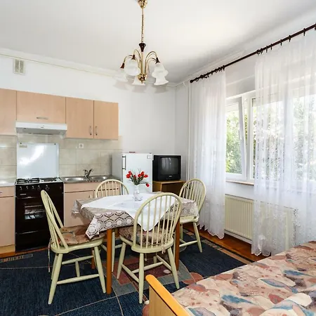 Apartmani Jelica Krk Town Exterior foto