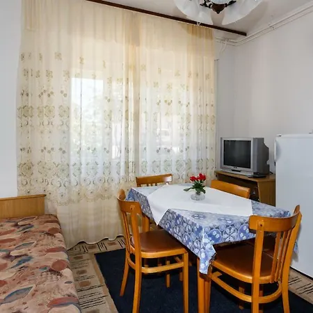 Apartmani Jelica Krk Town Exterior foto